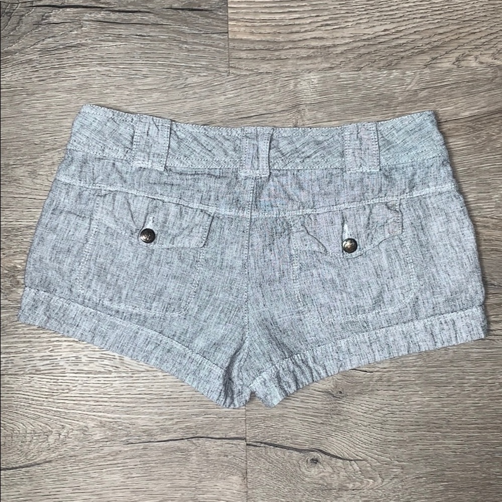 Express Shorts - Picture 5 of 7